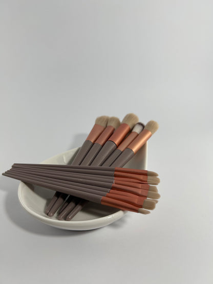 Set Completo de 13 Brochas – Rostro y Ojos