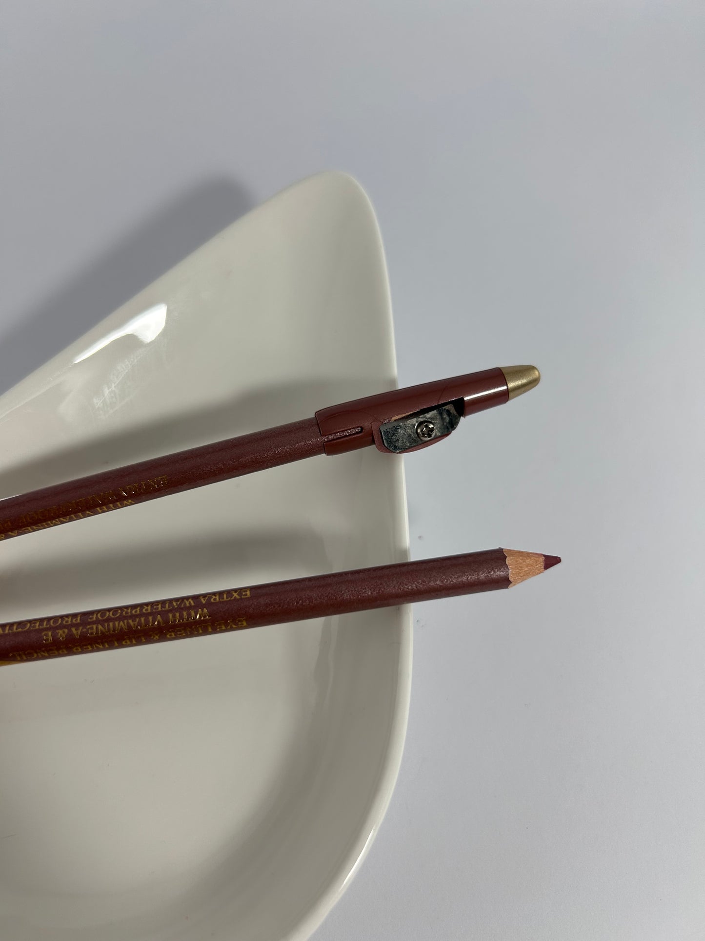 Lápiz Delineador para Labios y Ojos – Davis